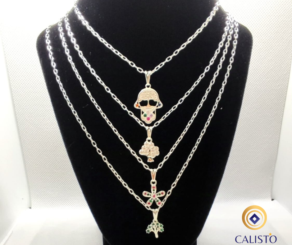 Pack de 4 cadenas, 4 dijes