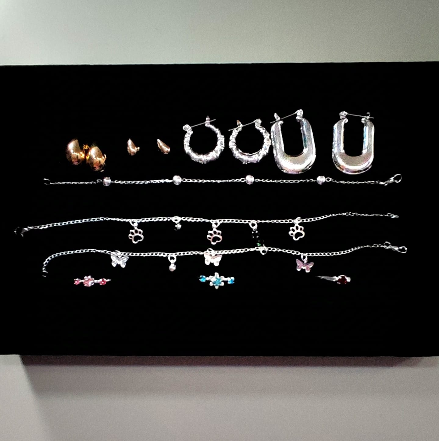 Pack 3 Pulseras, 3 anillos, 4 Aritos
